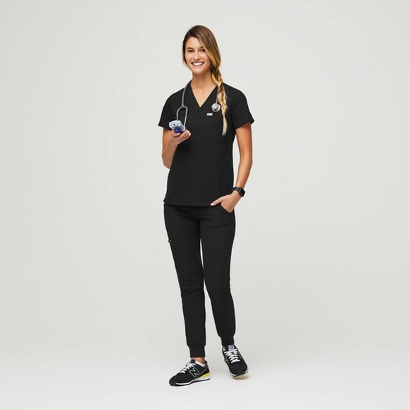 Large - BLACK - FIGS scrubs Set - Top and Jogger Pants - Picture 2 of 9